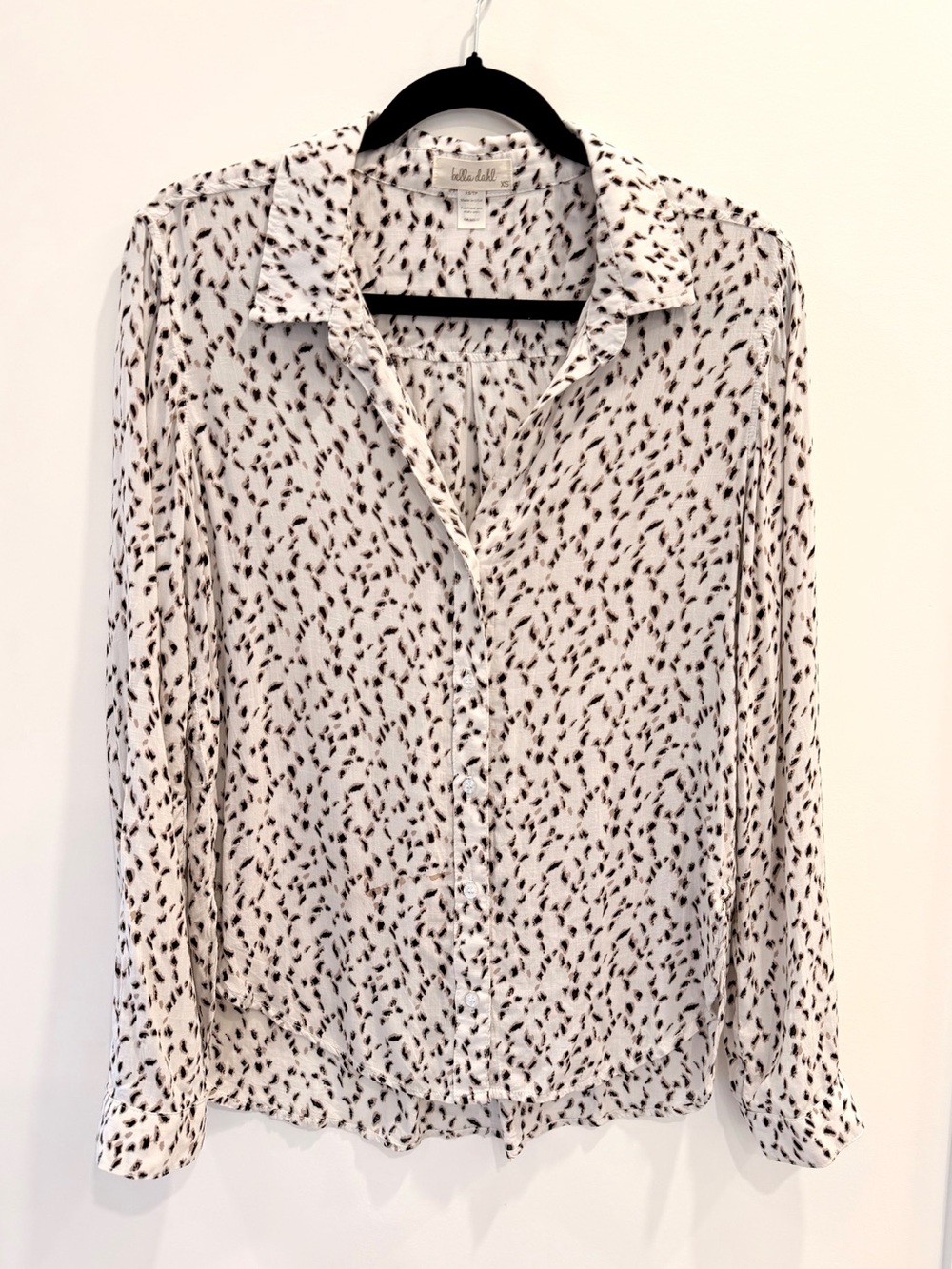 Bella Dahl Animal Print Rayon Button Down Shirt White Camel Black Size XS